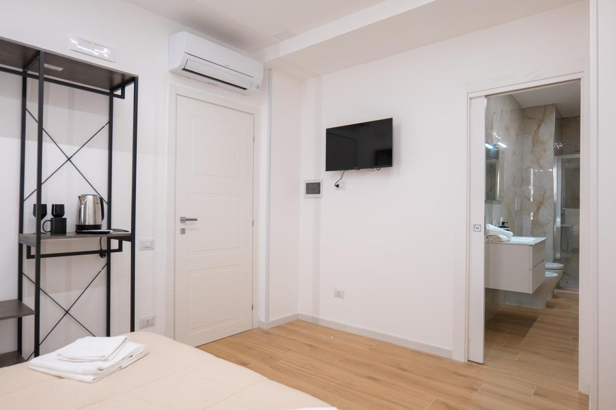 Relais San Demetrio - Modern & Central Rooms Salerno Esterno foto